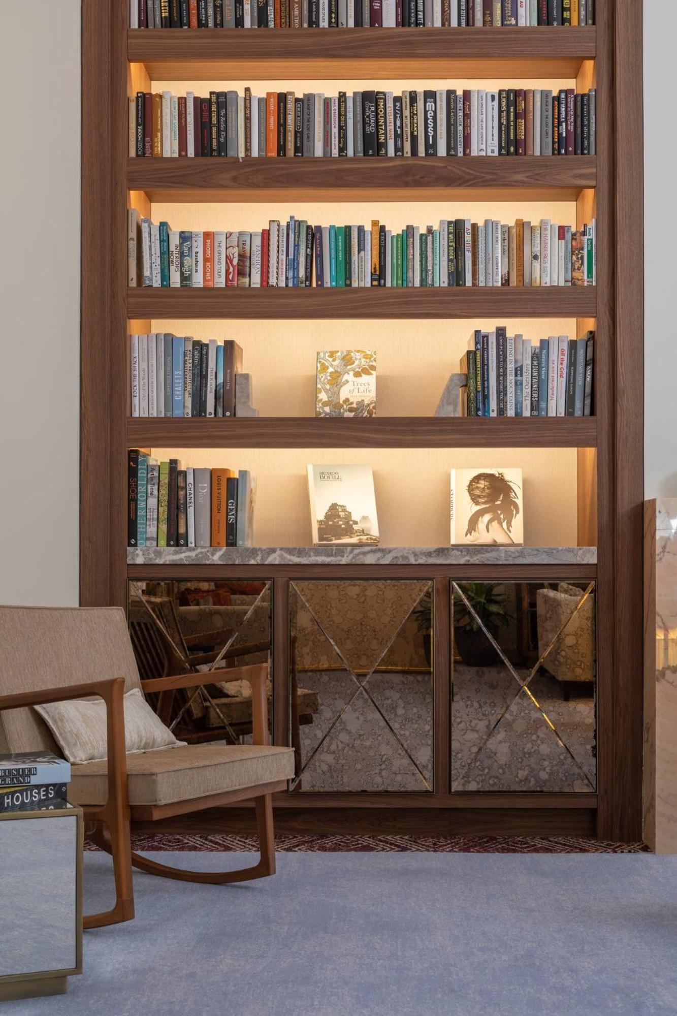 Viceroy Kopaonik Serbia Εξωτερικό φωτογραφία A bookcase with a built-in light